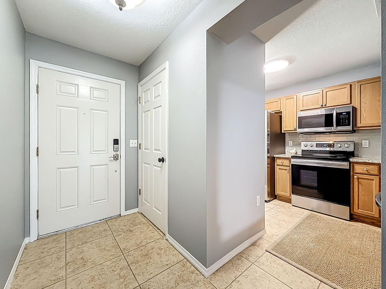 SUNSET POINTE TWNHMS - Residential