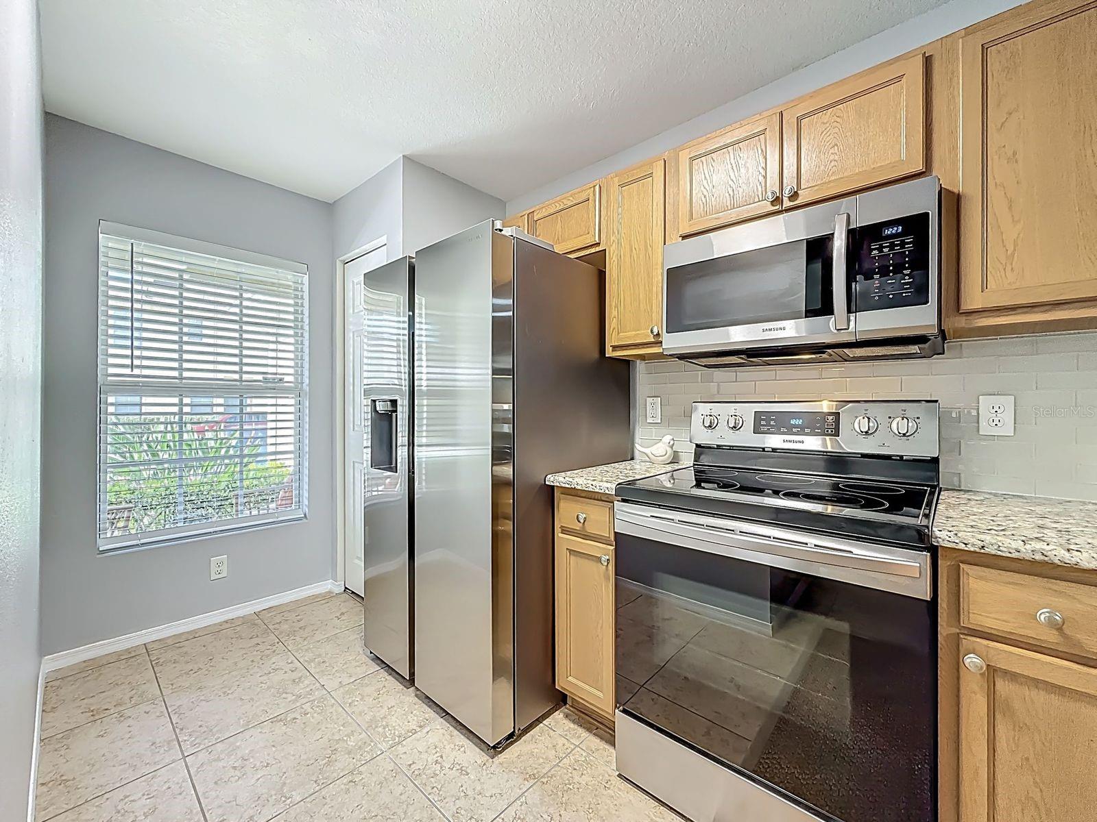 SUNSET POINTE TWNHMS - Residential