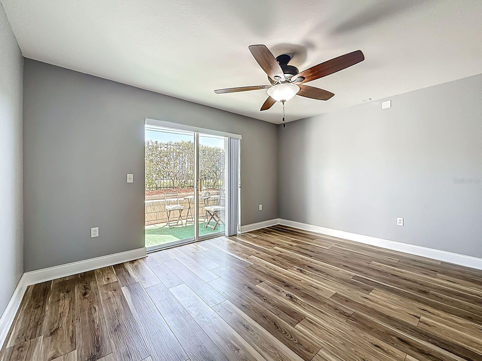 SUNSET POINTE TWNHMS - Residential