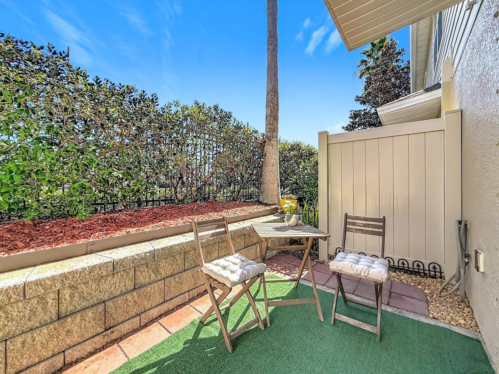 SUNSET POINTE TWNHMS - Residential