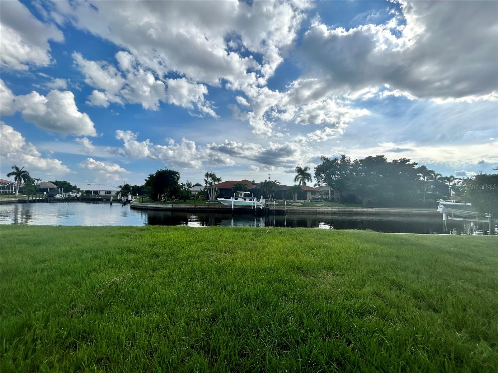 PUNTA GORDA ISLES SEC 05 - Land