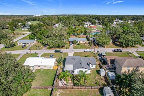 A home in AUBURNDALE