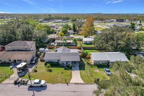 A home in AUBURNDALE