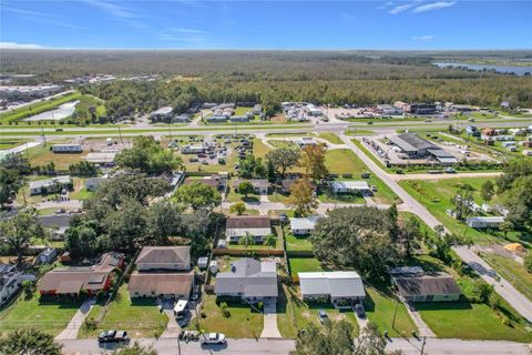 A home in AUBURNDALE