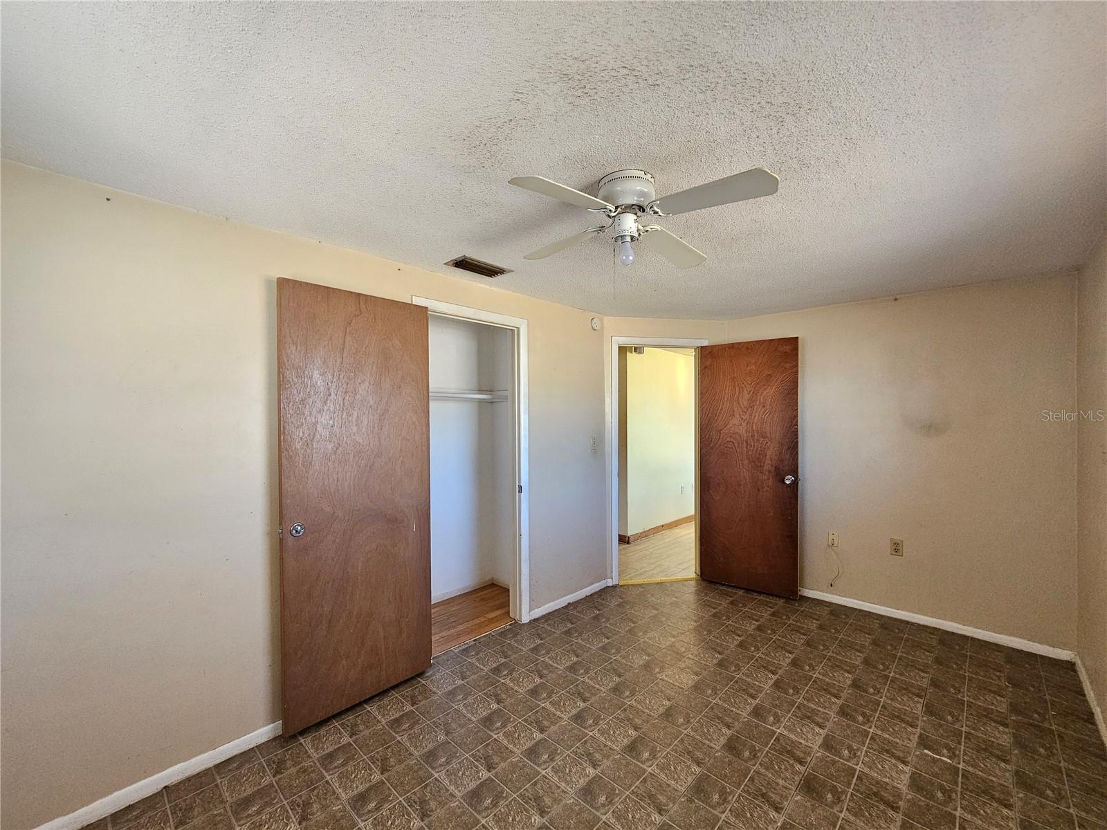 HOLIDAY LAKE ESTATES - Residential Lease