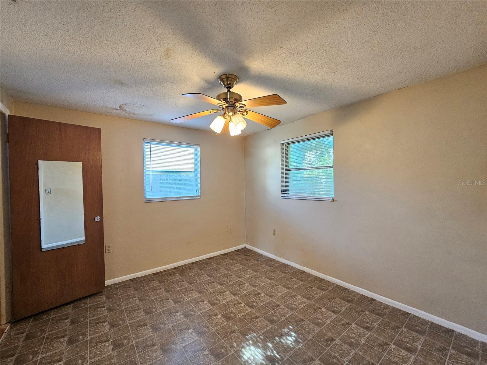 HOLIDAY LAKE ESTATES - Residential Lease