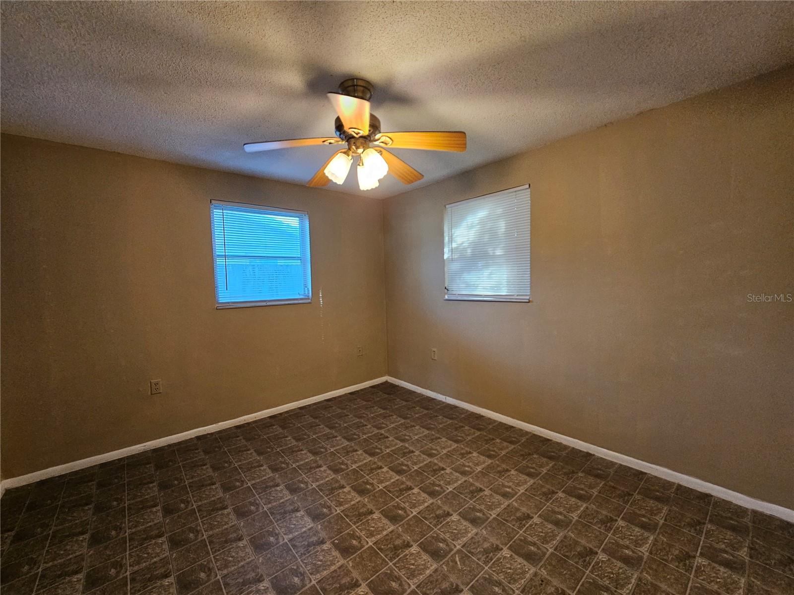 HOLIDAY LAKE ESTATES - Residential Lease