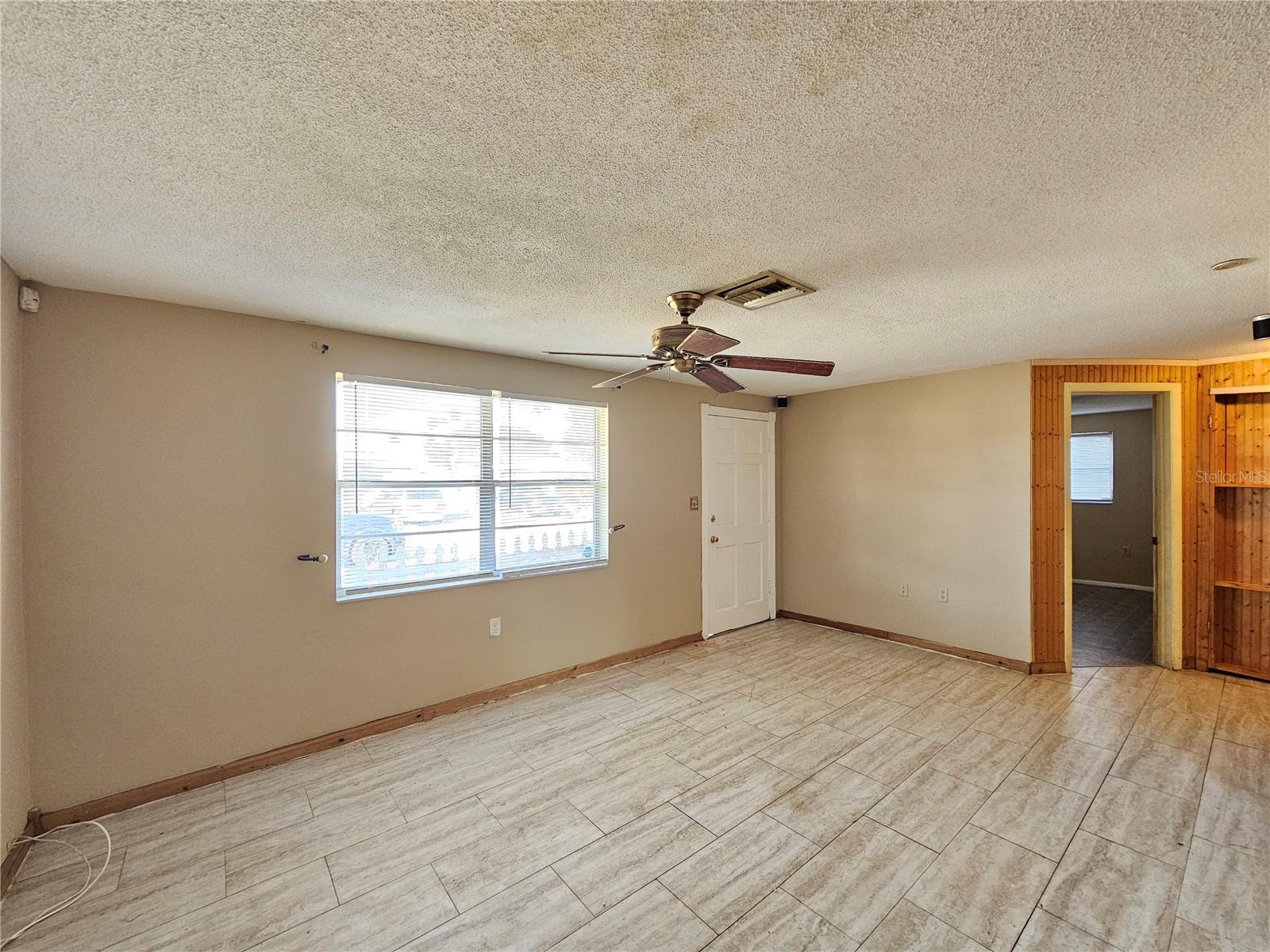 HOLIDAY LAKE ESTATES - Residential Lease