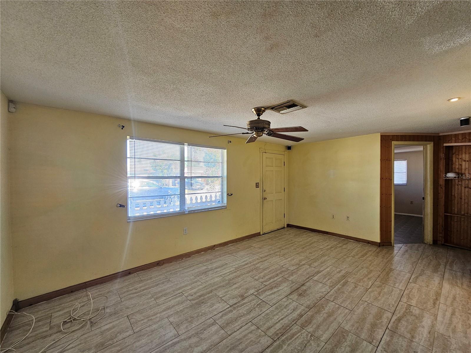 HOLIDAY LAKE ESTATES - Residential Lease