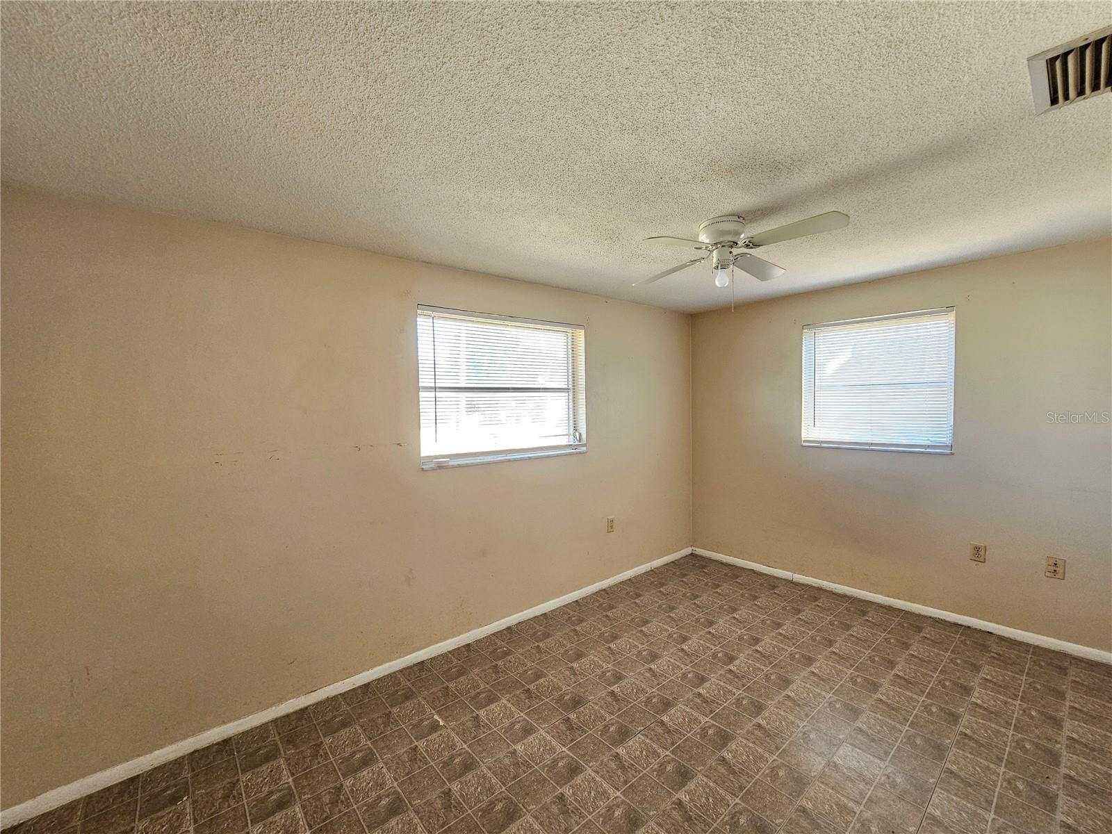 HOLIDAY LAKE ESTATES - Residential Lease