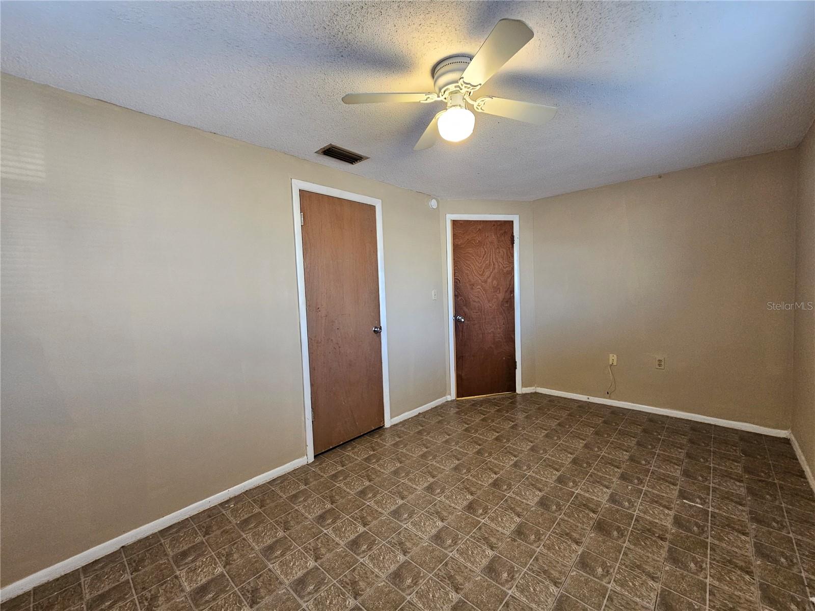 HOLIDAY LAKE ESTATES - Residential Lease