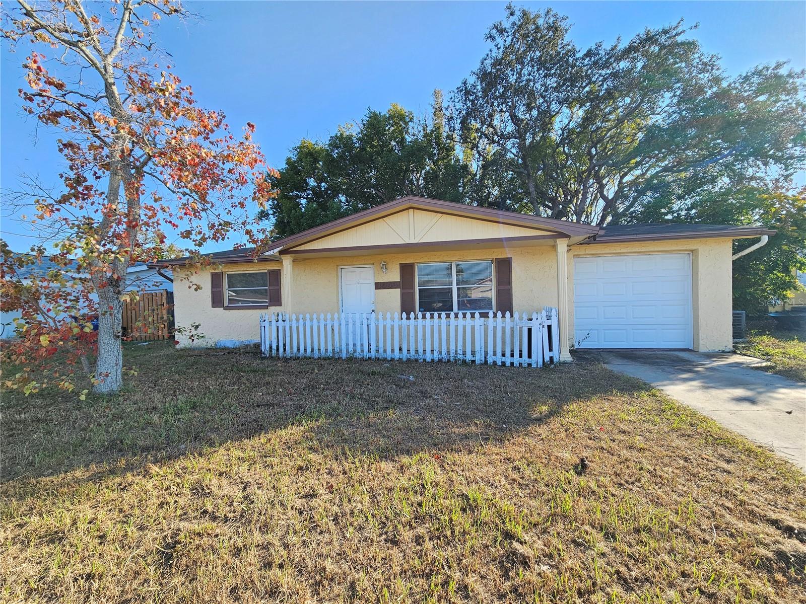 HOLIDAY LAKE ESTATES - Residential Lease