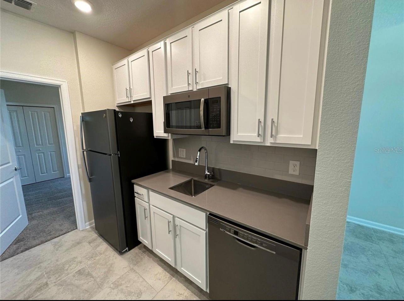 STOREY CRK PH 1 - Residential Lease