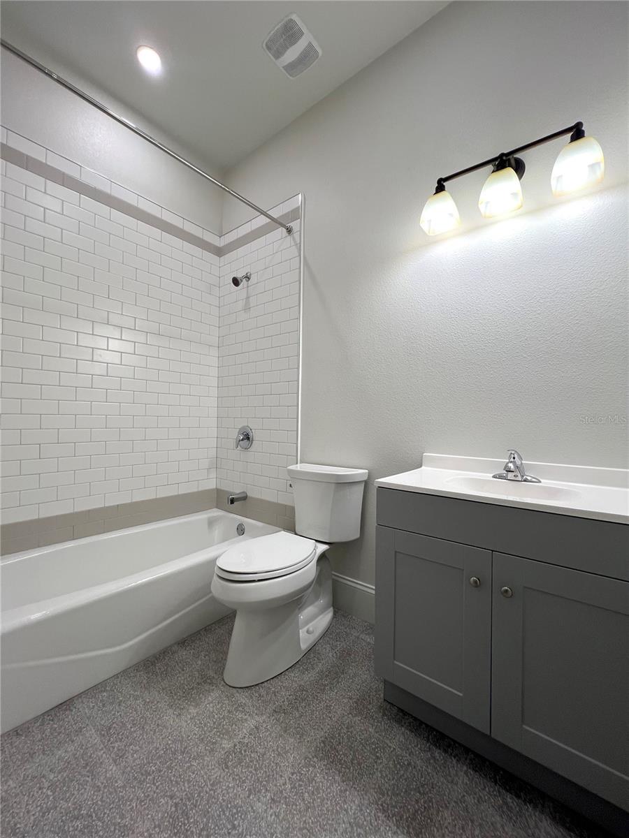 LAKE WALES - Commercial Sale