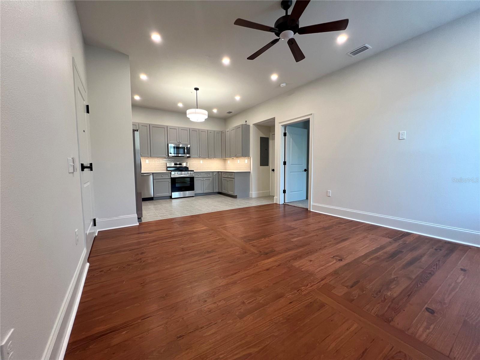 LAKE WALES - Commercial Sale