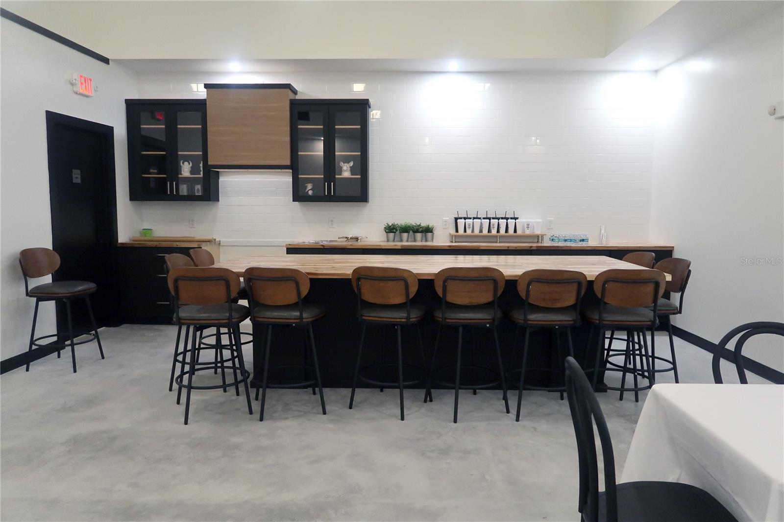 LAKE WALES - Commercial Sale