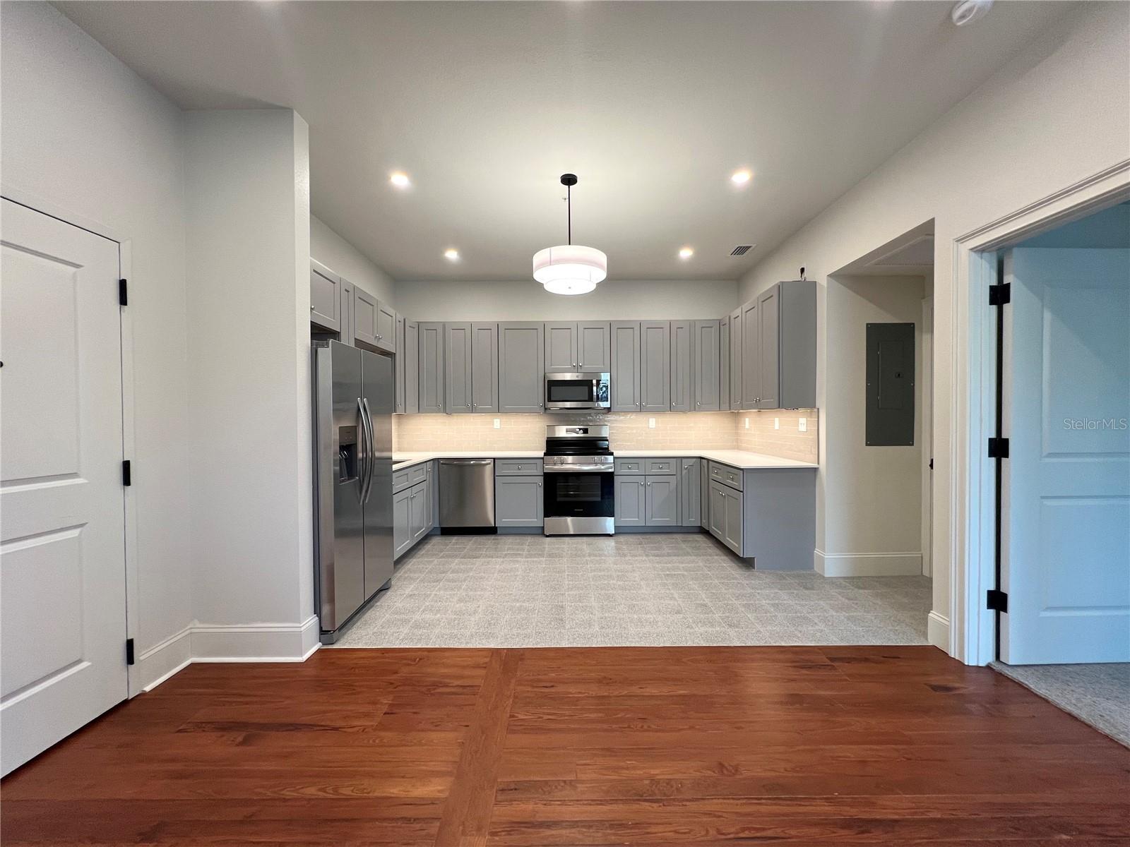 LAKE WALES - Commercial Sale