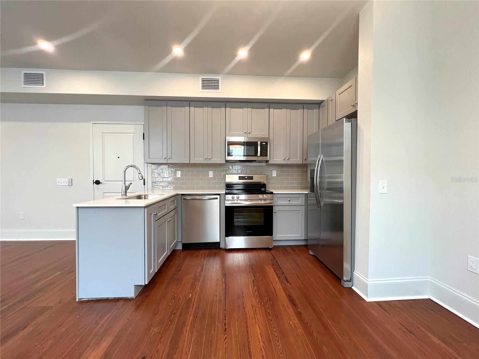 LAKE WALES - Commercial Sale