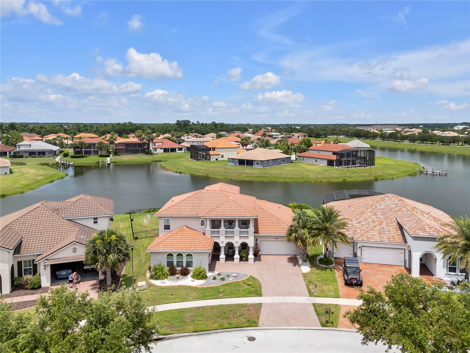 3869 SHORESIDE DRIVE