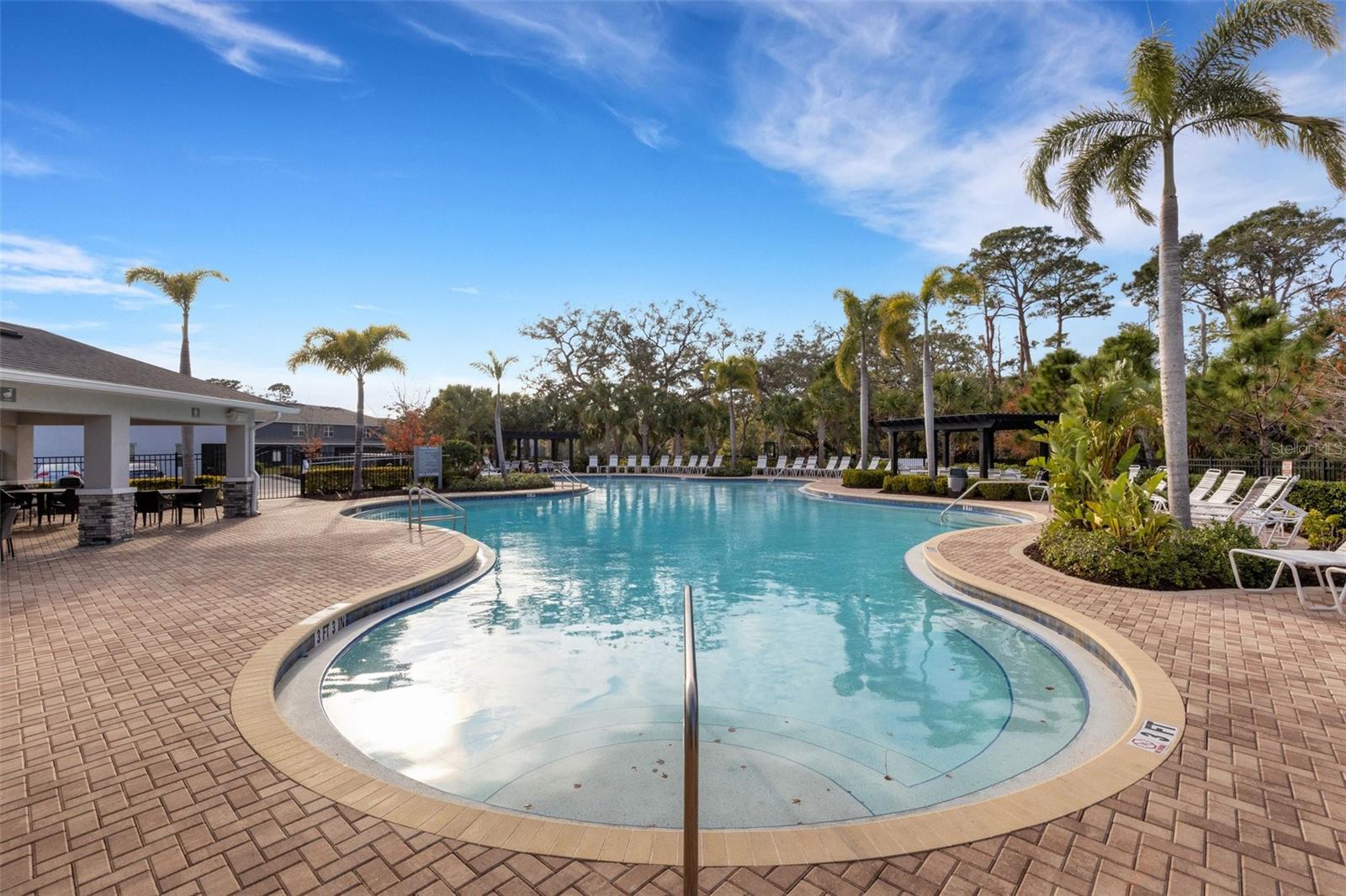 LANDING PH 1 - Residential