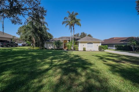 A home in AUBURNDALE