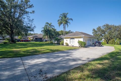 A home in AUBURNDALE