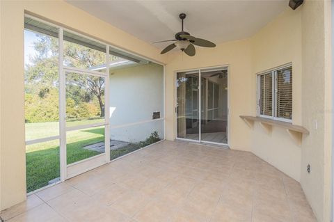 A home in AUBURNDALE