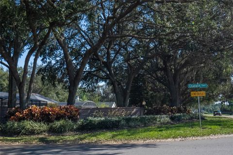 A home in AUBURNDALE