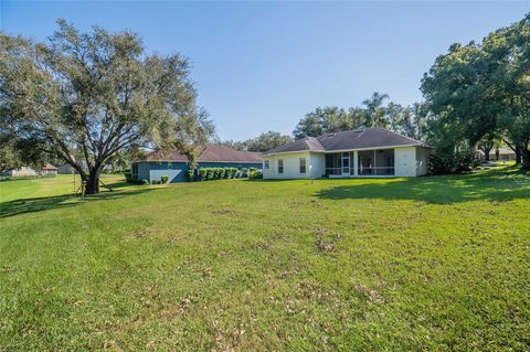 A home in AUBURNDALE