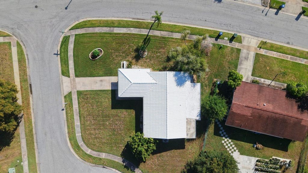 Photo of 2822 Safe Harbor Circle, Sarasota, FL 34231 (MLS # A4694591)