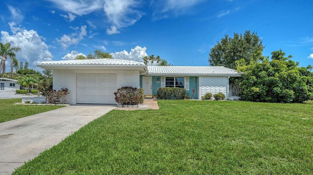 Photo of 2822 Safe Harbor Circle, Sarasota, FL 34231 (MLS # A4694591)