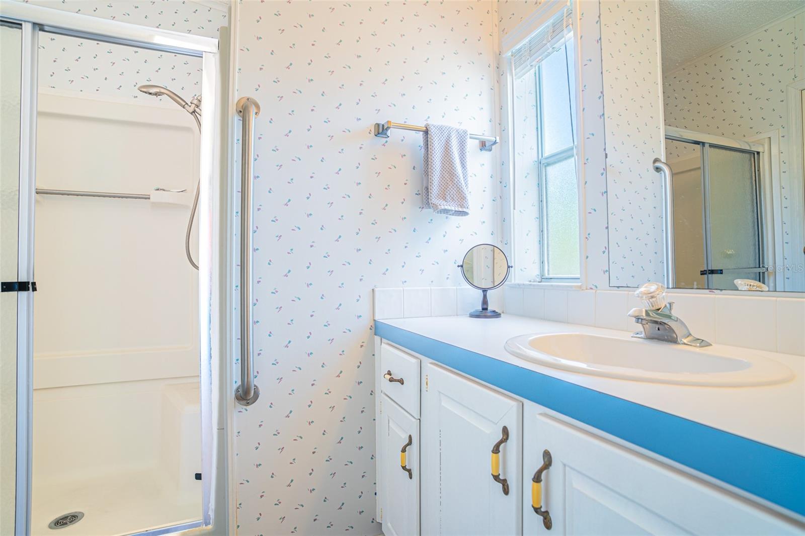 SADDLEBAG LAKE - Residential