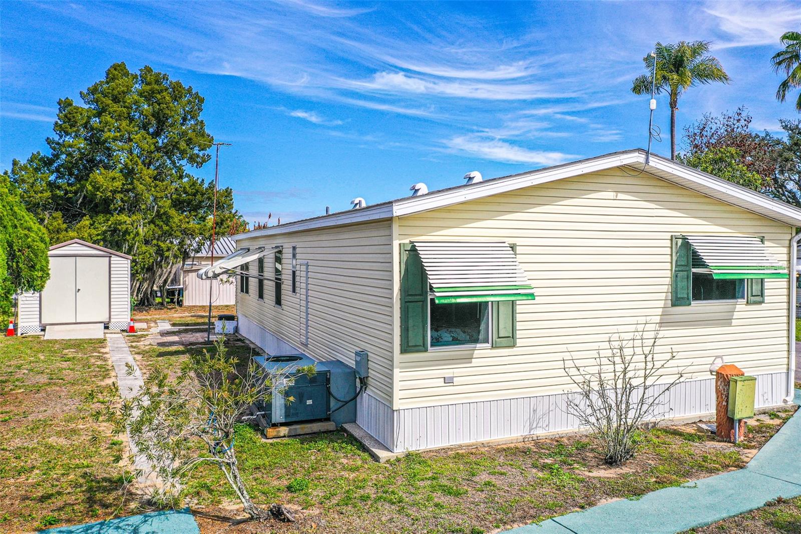 SADDLEBAG LAKE - Residential