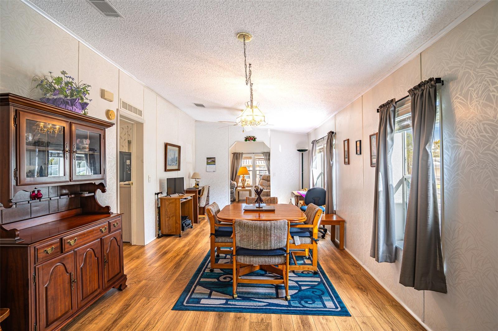 SADDLEBAG LAKE - Residential