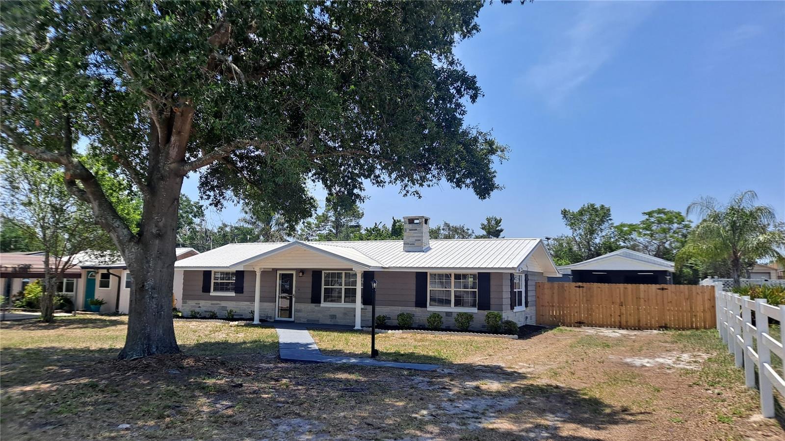 11624 OCKLAWAHA DRIVE