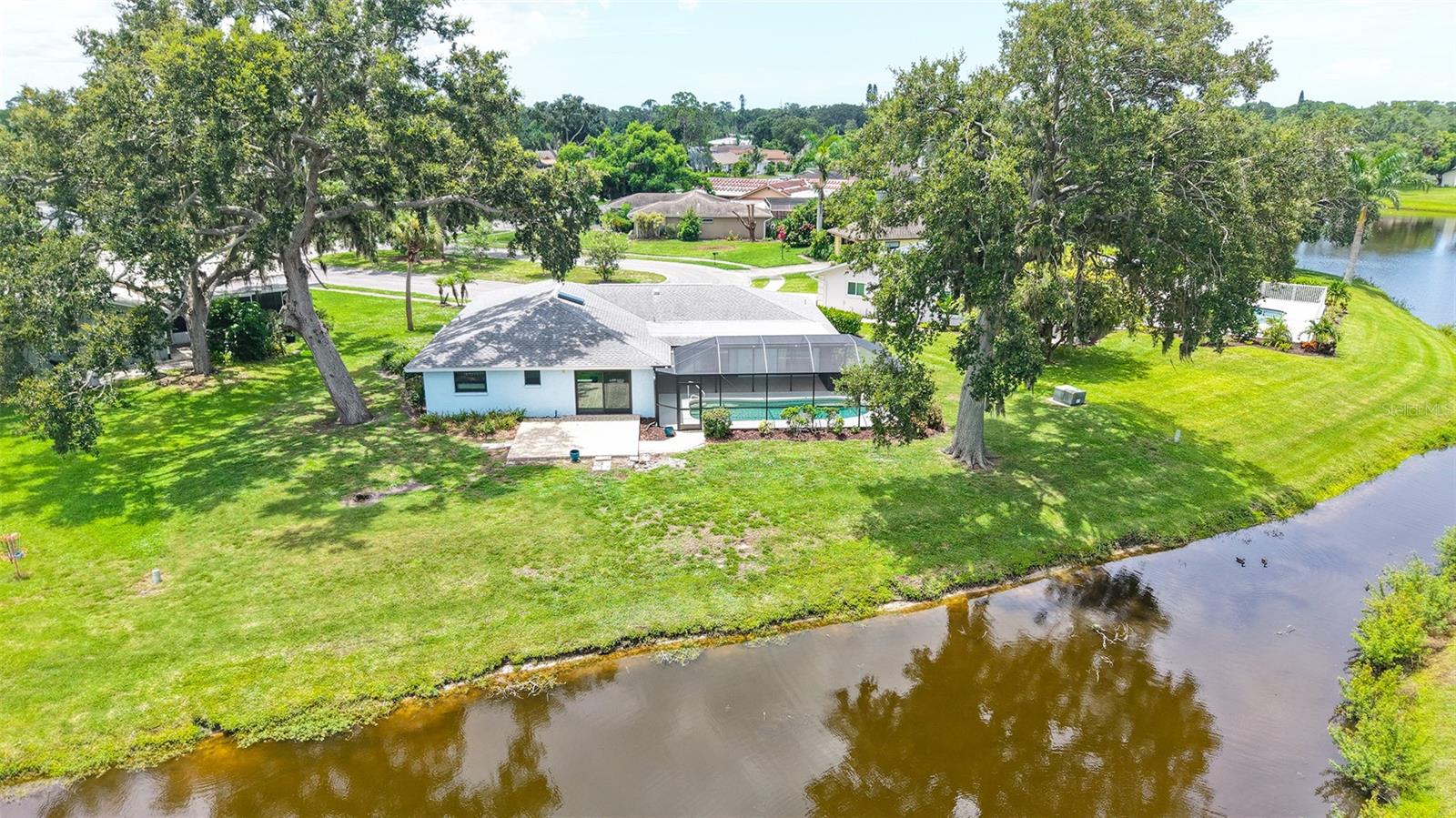 1402 PALMWOOD DRIVE