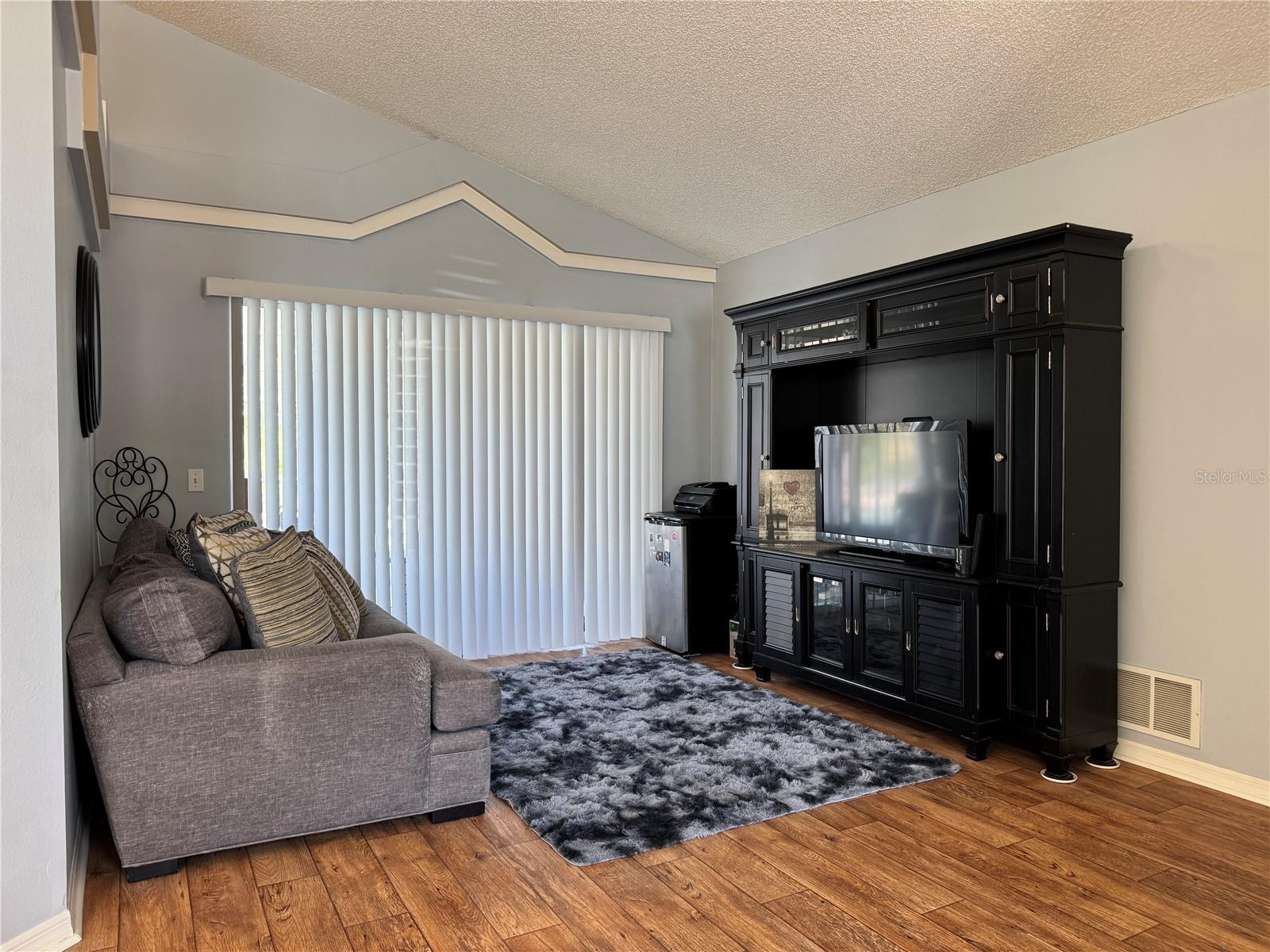1249 MAZARION PLACE