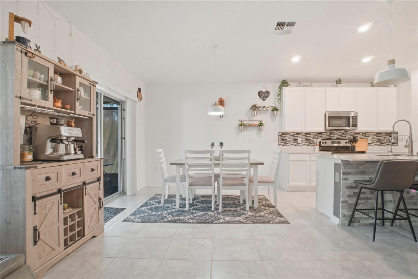 LEOMAS LNDG PH 1 - Residential