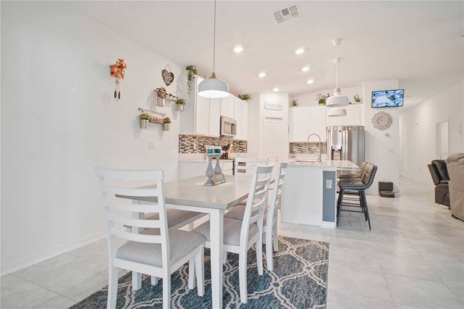 LEOMAS LNDG PH 1 - Residential