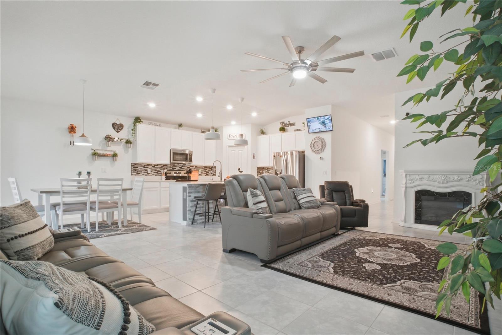 LEOMAS LNDG PH 1 - Residential