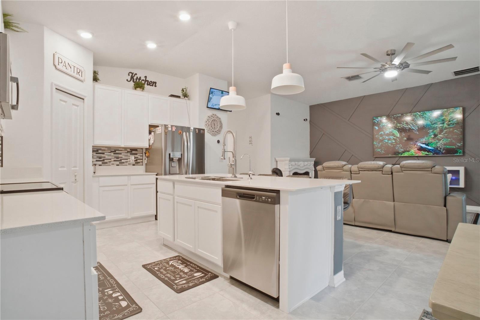 LEOMAS LNDG PH 1 - Residential