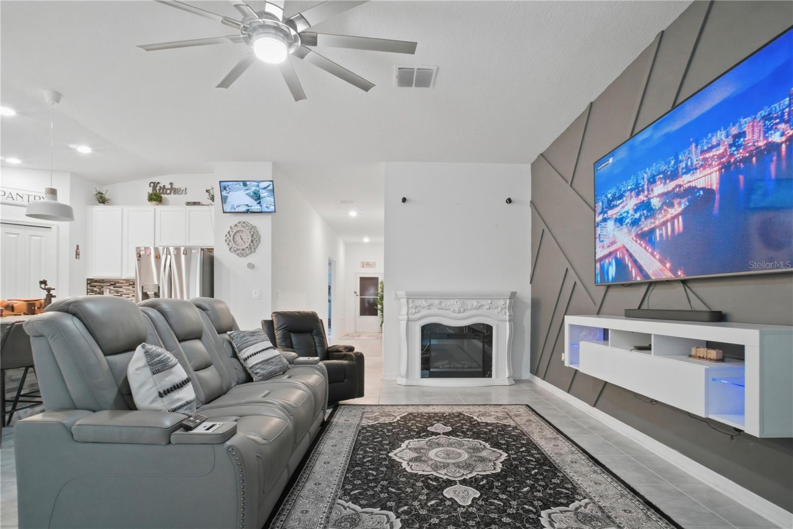 LEOMAS LNDG PH 1 - Residential