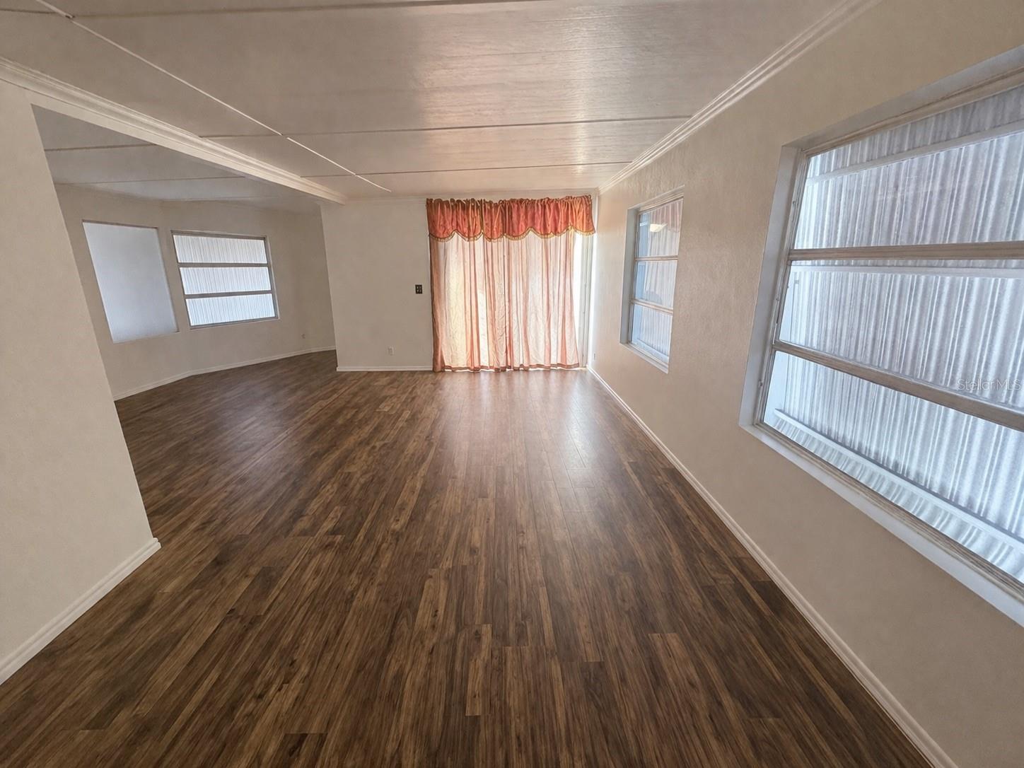 SUNSHINE PARK 01 - Residential