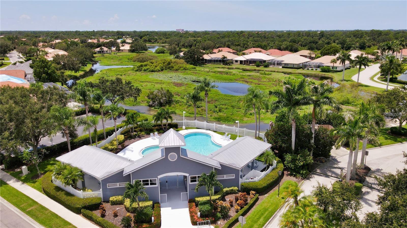 THE HAMPTONS - Residential