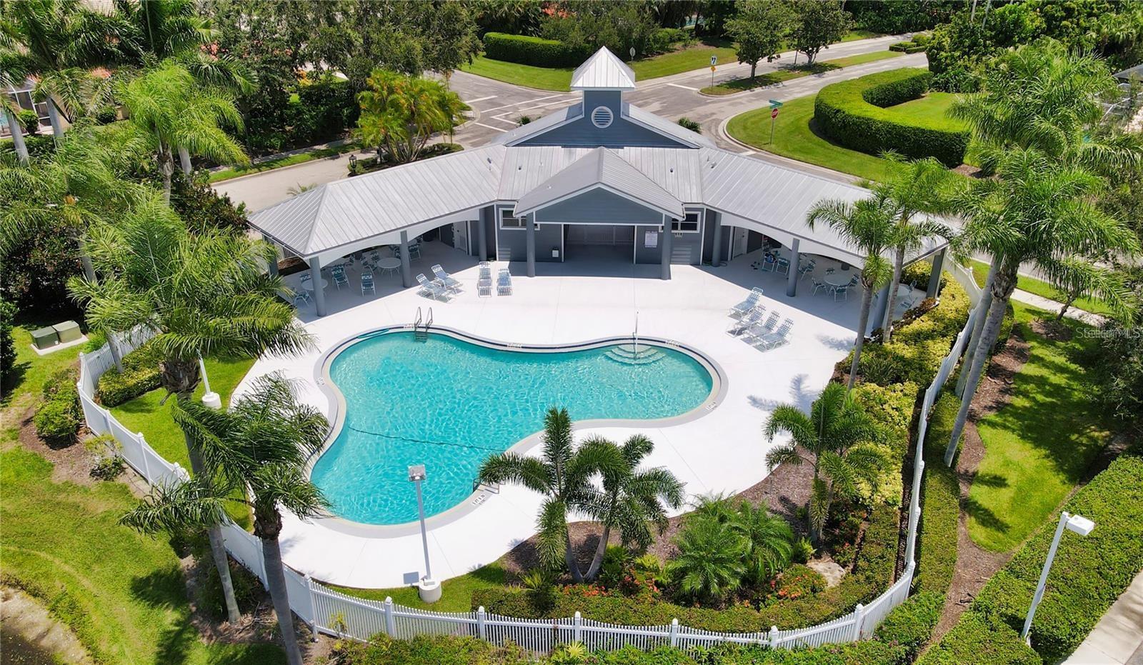 THE HAMPTONS - Residential