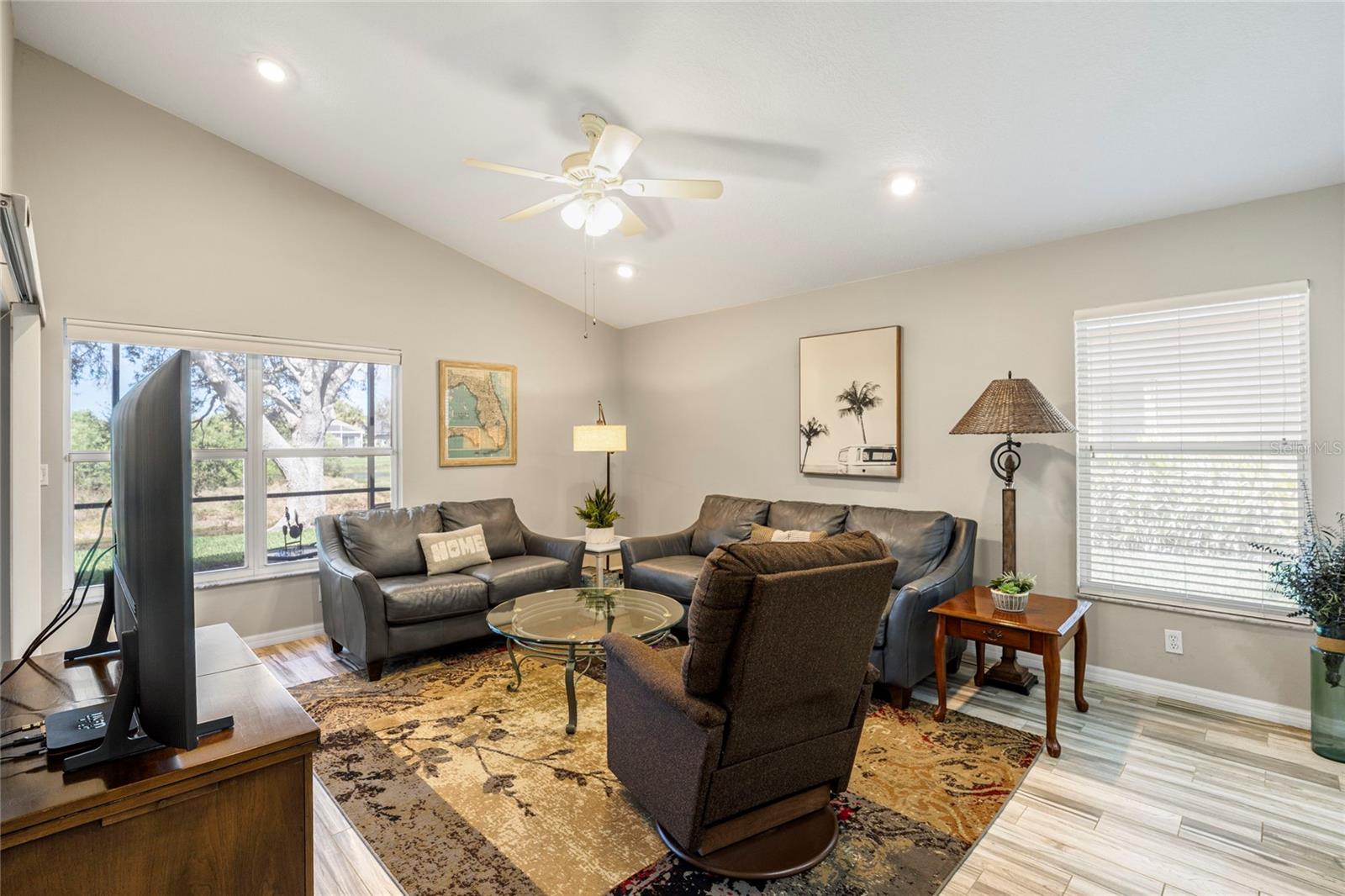 THE HAMPTONS - Residential