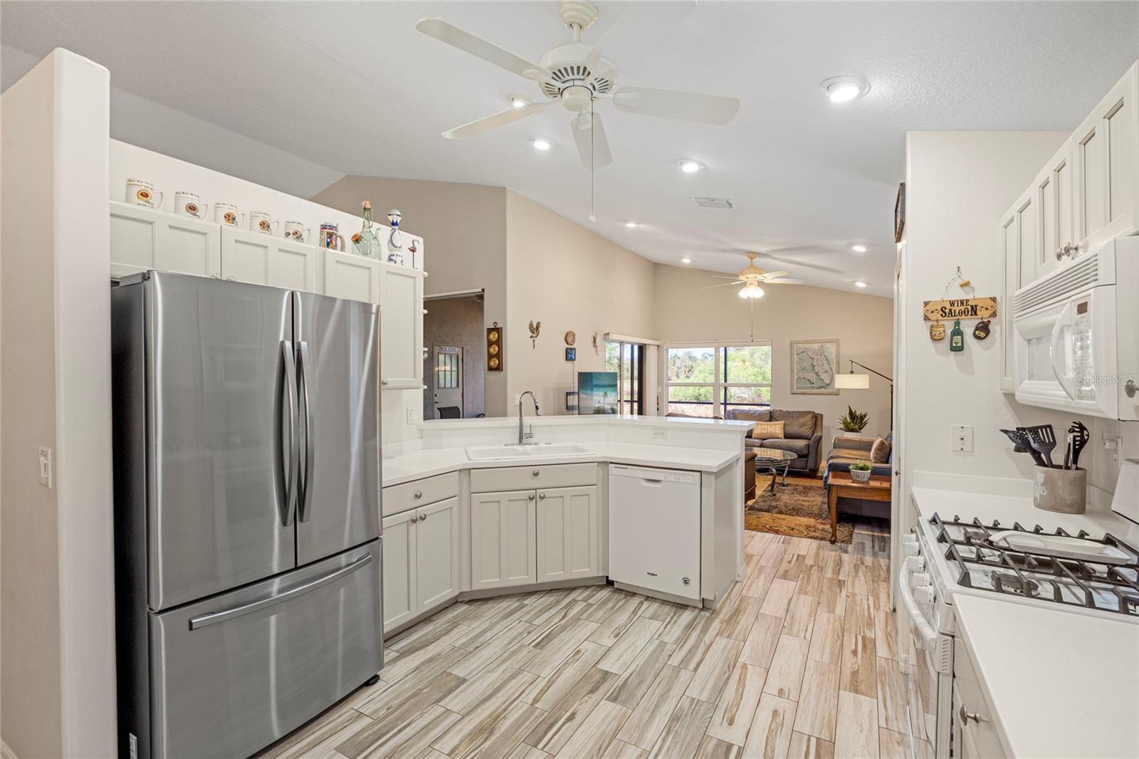 THE HAMPTONS - Residential