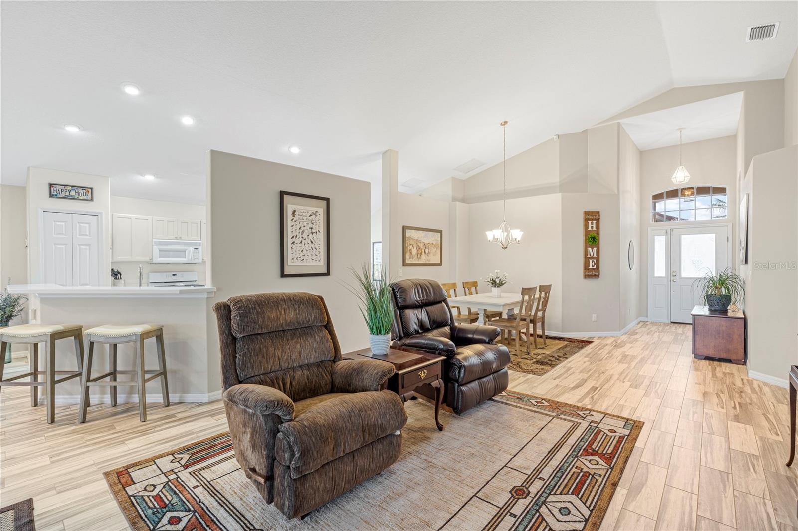 THE HAMPTONS - Residential