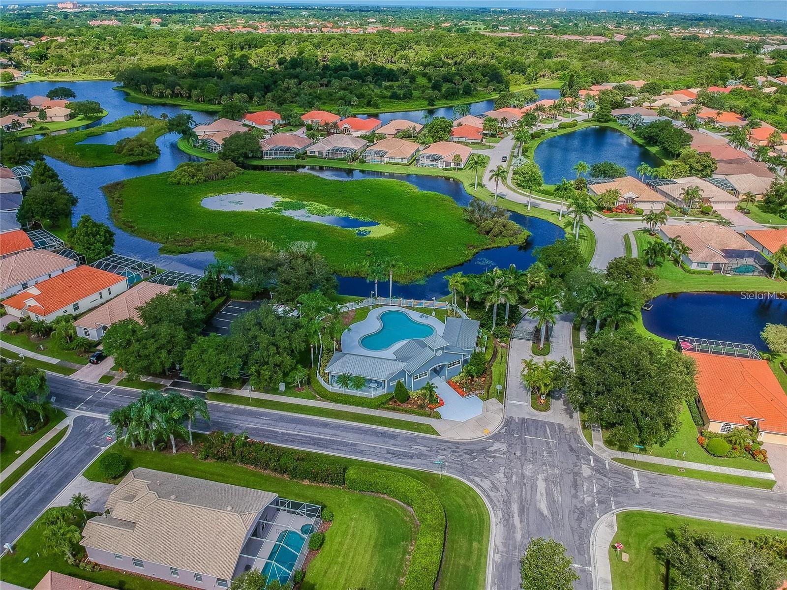 THE HAMPTONS - Residential