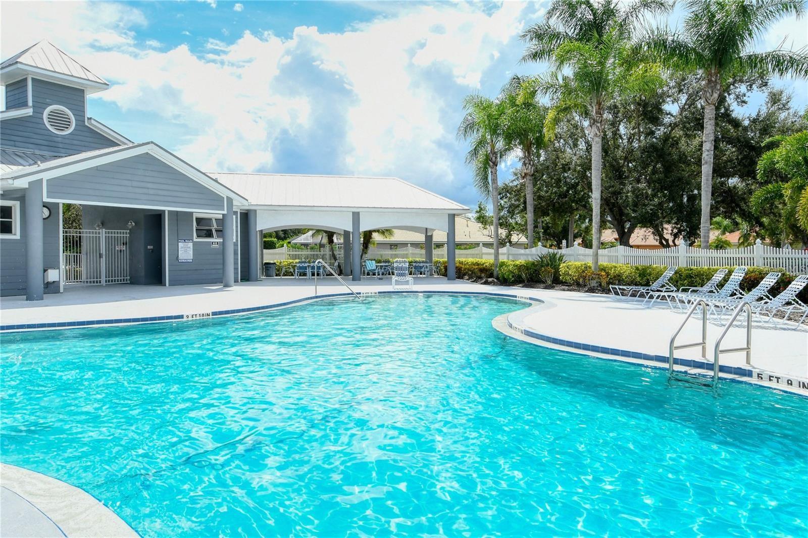 THE HAMPTONS - Residential